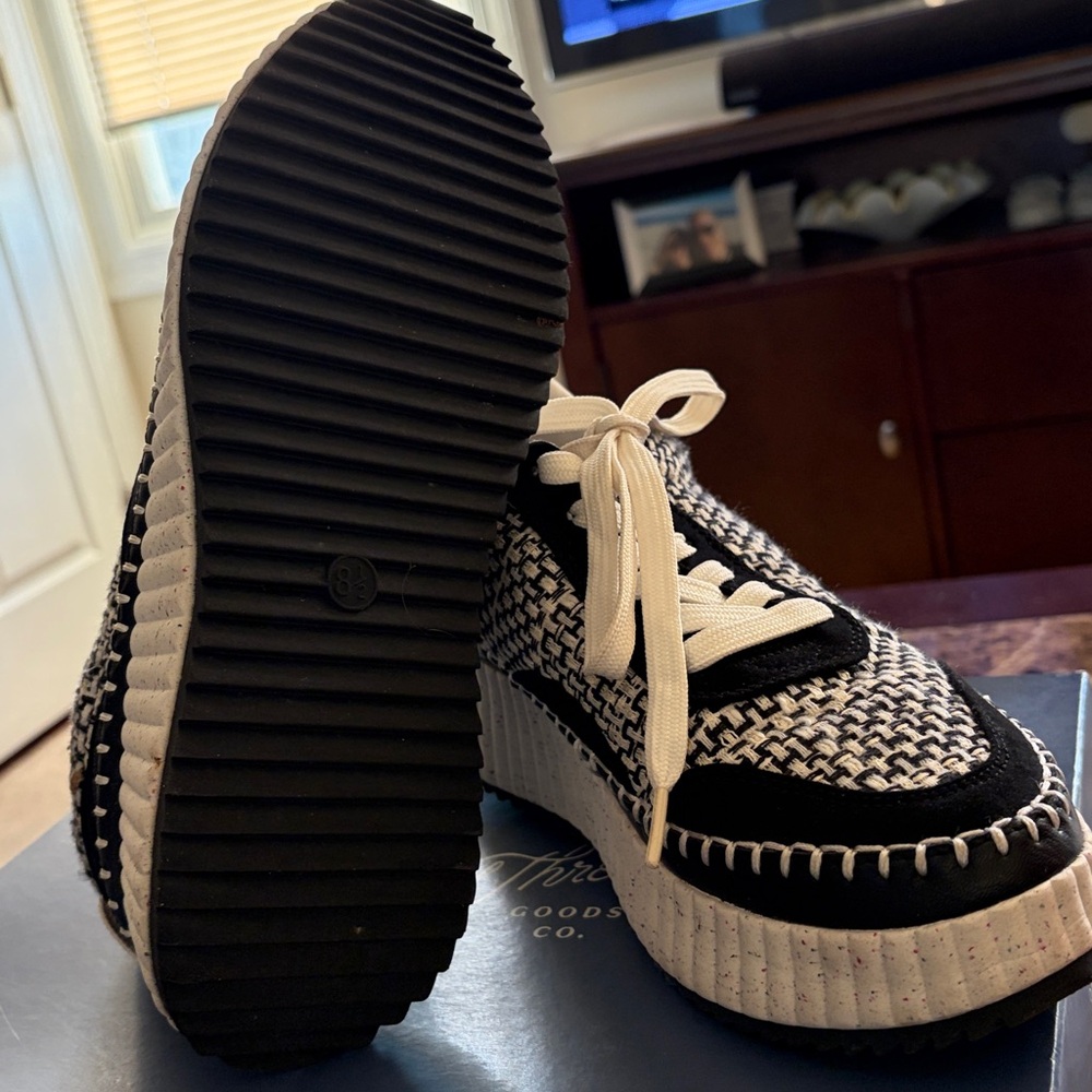Universal Thread Persephone Platform Sneakers - Black & White - Picture 5 of 5